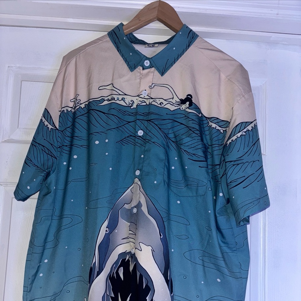 Hardaddy Men’s 2X Large Camp Button Down Shirt Shark Ocean Swimmer